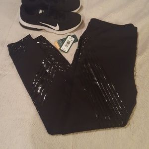 Black graphic legging